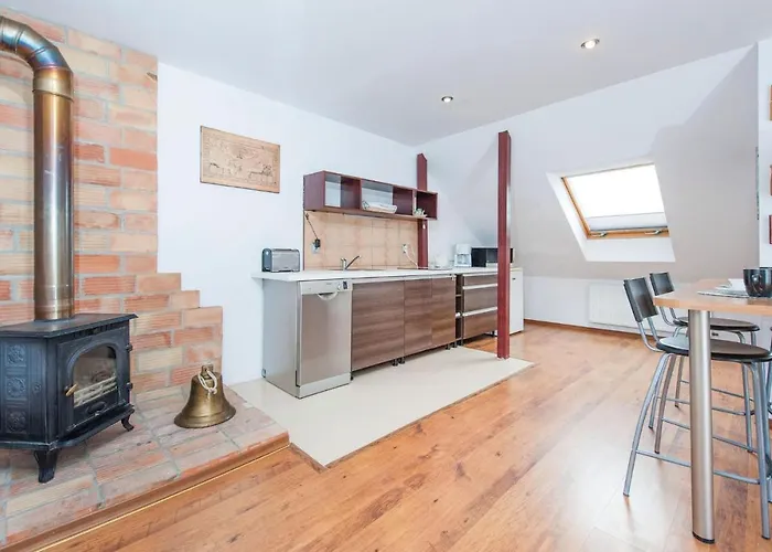 2 Bedroom Lovely In Apartamento